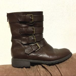 8.5 Brown Boots!